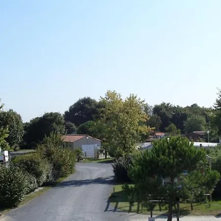 Camping Du Lac *** Camping Maché